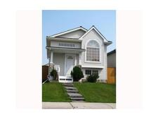 McKenzie Lake House for sale:  3 bedroom 809.45 sq.ft.