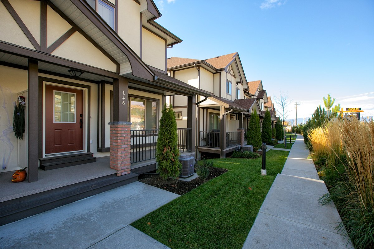 The Gate, Condo Complex, Townhouses, Kelowna, BC, Canada