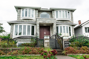 Renfrew Heights House for sale: 9 bedroom 4,286 sq.ft. (Listed 2014-11-18)
