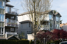 Fairview Apartment for sale: Villa 937 1 bedroom 706 sq.ft. (Listed 2013-04-29)