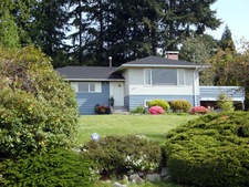 Ambleside House for sale:  3 bedroom 1,945 sq.ft. (Listed 2010-05-09)