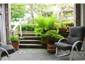 Dundarave Condo for sale: Lincoln Gardens 1 bedroom 870 sq.ft. (Listed 2013-05-28)
