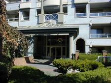 Metrotown Apartment for sale: Sovereign Manor 1 bedroom Stainless Steel Appliances, Granite Countertop, Tile Backsplash 733 sq.ft. (Listed 2013-09-09)