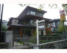 University VW Duplex for sale:  5 bedroom 3,600 sq.ft. (Listed 2009-11-26)