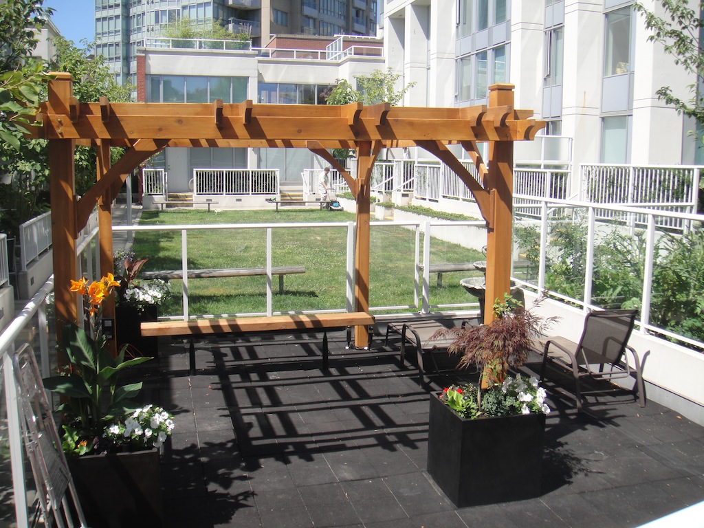550 Taylor Street (The Taylor) - Common Patio - Crosstown Vanouver #1