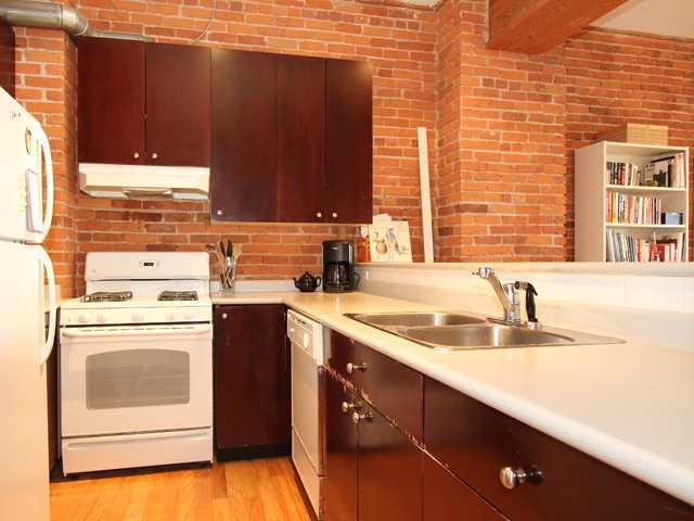 #706-518 Beatty Street - Kitchen - Crosstown Vancouver Lofts