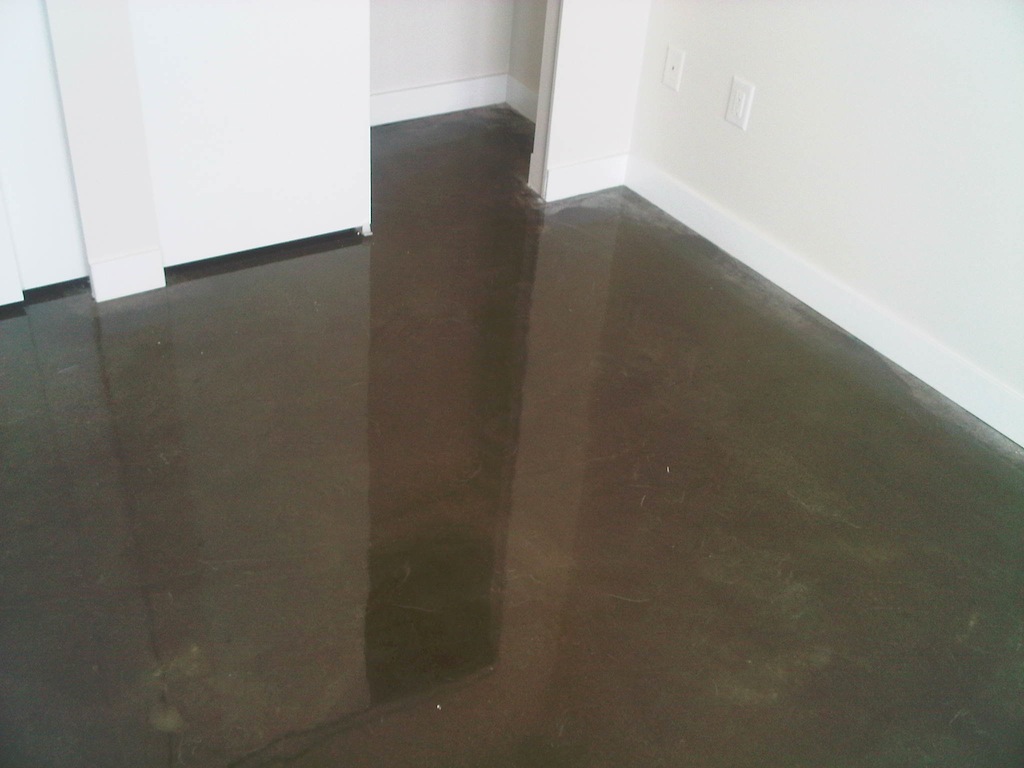 221 UNION STREET (V6A) CONCRETE FLOORS.jpg