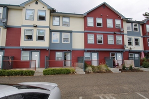 Westbank Apartment for sale: Powers Place 1 bedroom 440 sq.ft. (Listed 2014-09-11)