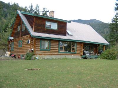 Chilcotin Tyax Log Cabin For Sale:  4 bedroom 3,946 sq.ft. 