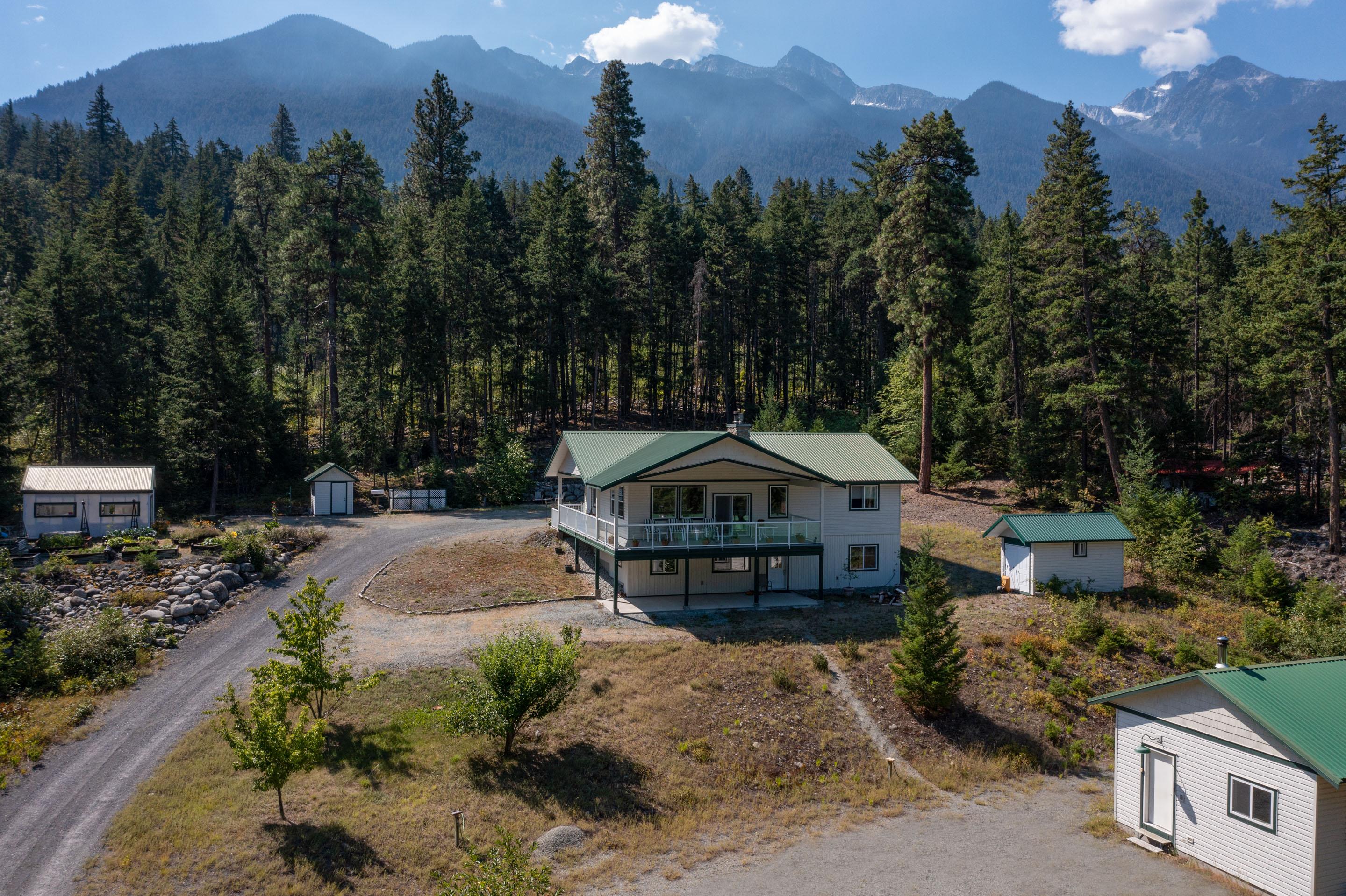 Devine Home on Acreage for sale 4 bedroom (Listed 20230722)