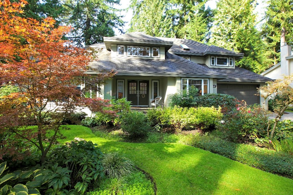 4613 Capilano Road North Vancouver Exterior Front