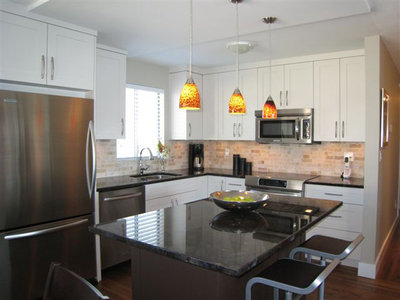Dundarave Condo for sale:  2 bedroom 1,073 sq.ft. (Listed 2010-04-14)