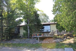 Whitestone Lake, Dunchurch Waterfront home / cottage for sale: Sandy shoreline, 4 Bedrooms