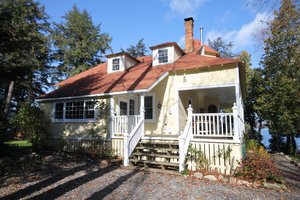 Beautiful Cottage for sale on Lake Cecebe with great privacy