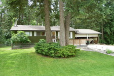 North Broadview House for sale: 3 bedroom 1,092 sq.ft. (Listed 2017-06-11)