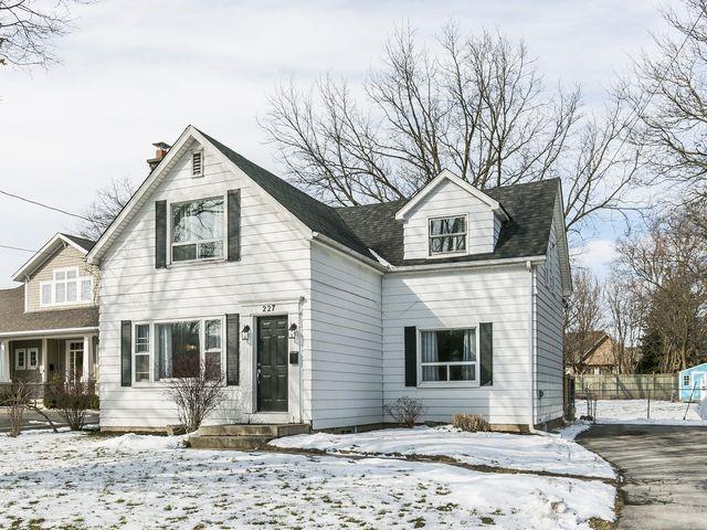 Burlington Single Family for sale:  4 bedroom 1,800 sq.ft. (Listed 2020-02-19)
