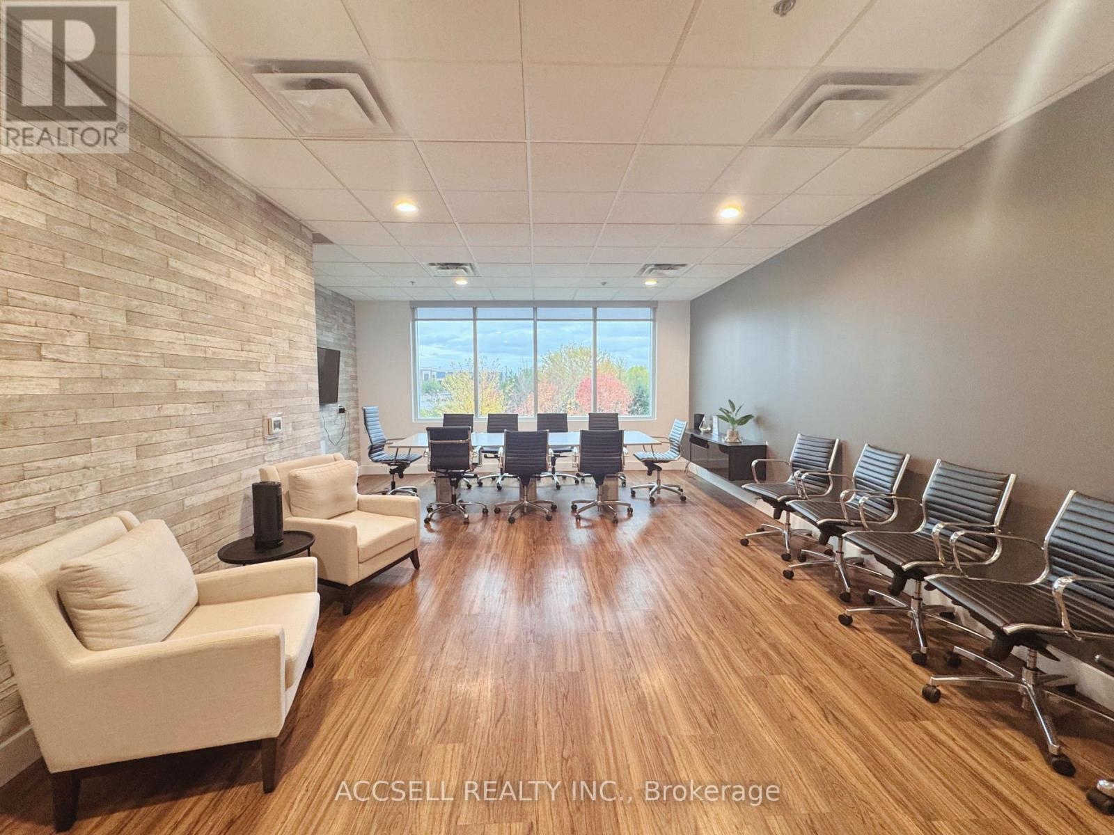 Oakville (Qe Queen Elizabeth) Offices: