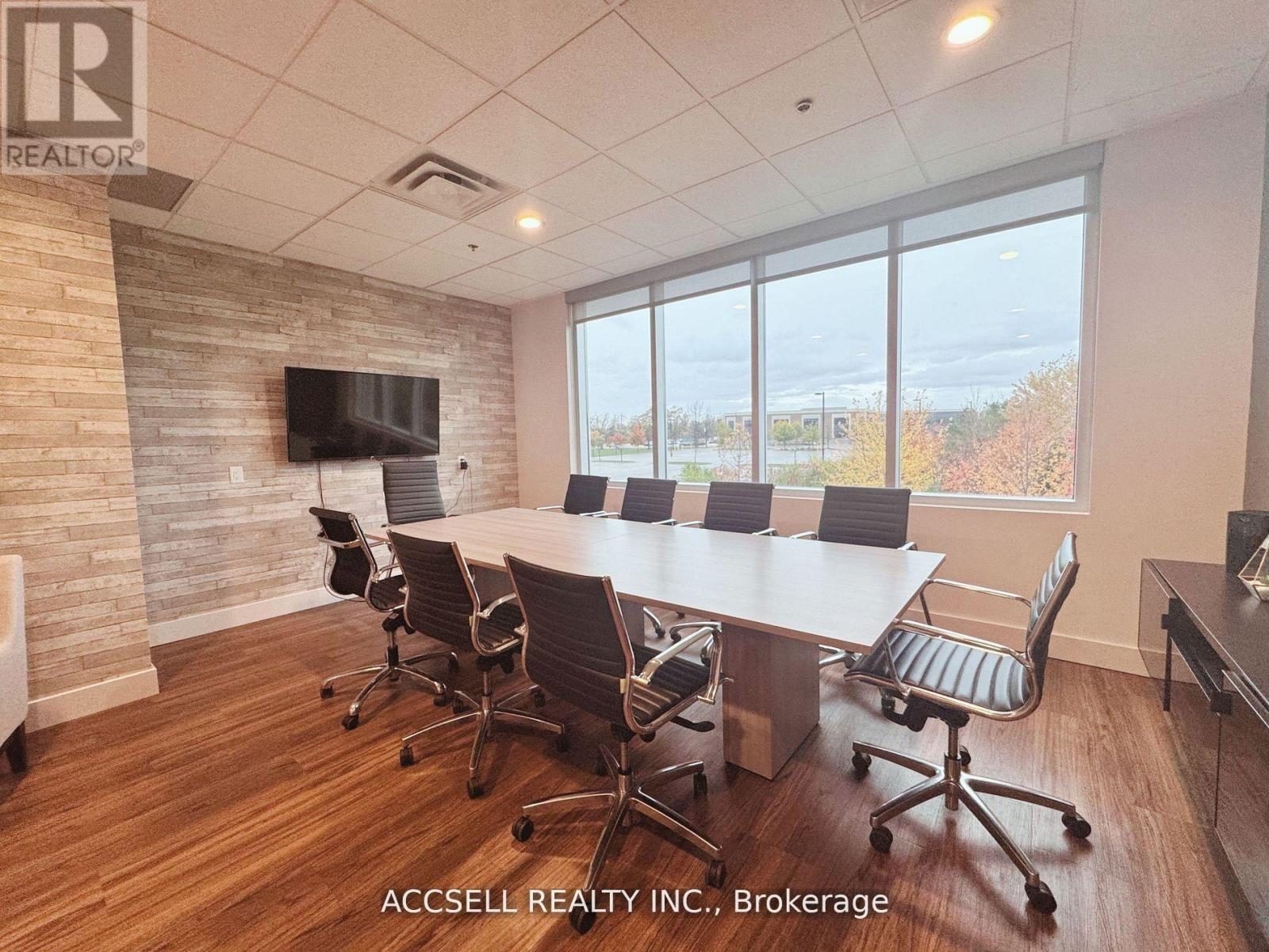 QE Queen Elizabeth Offices: