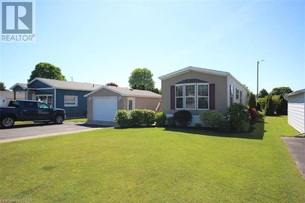 Strathroy Mobile Home for sale 2 bedroom (Listed 20200603)