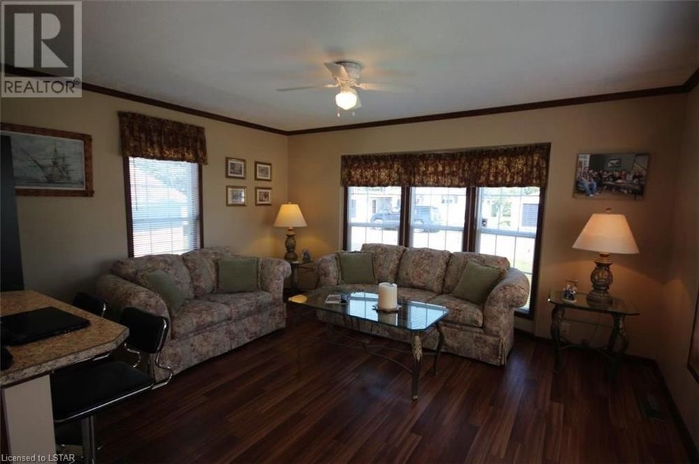 Strathroy Mobile Home for sale 2 bedroom (Listed 20200603)