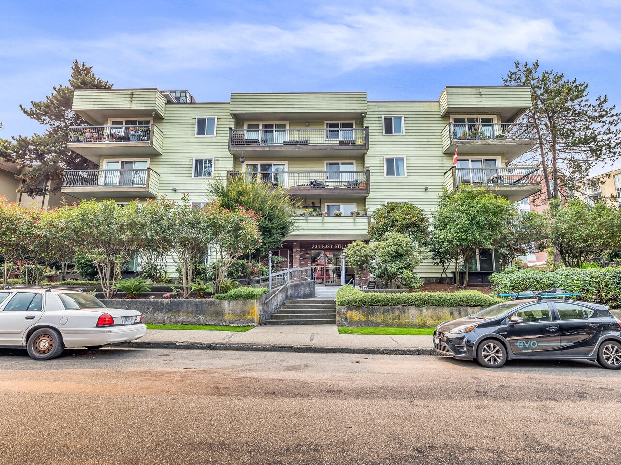 334 E 5th Ave Unit 102 Vancouver BC V5T 1H4 Canada-036-041-Exterior-MLS_Size.jpg