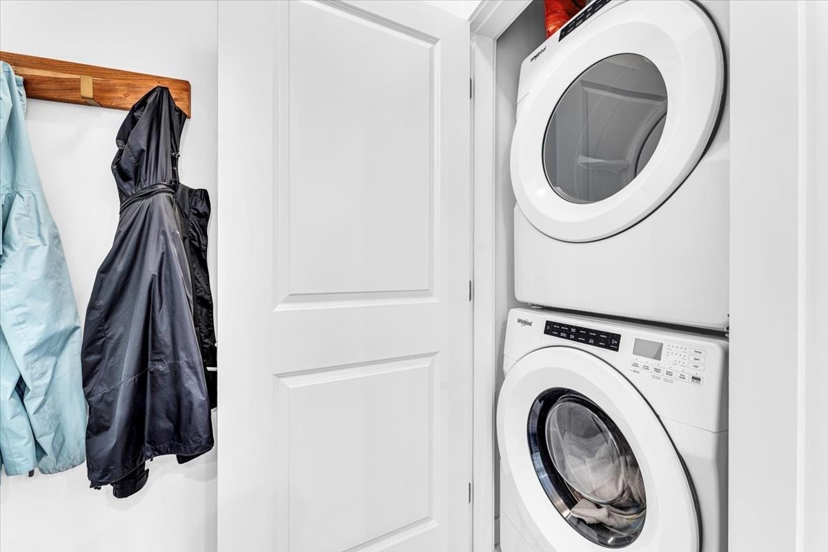 Willoughby Heights Apartment/Condo for sale:  1 bedroom 594 sq.ft. (Listed 2024-11-13)