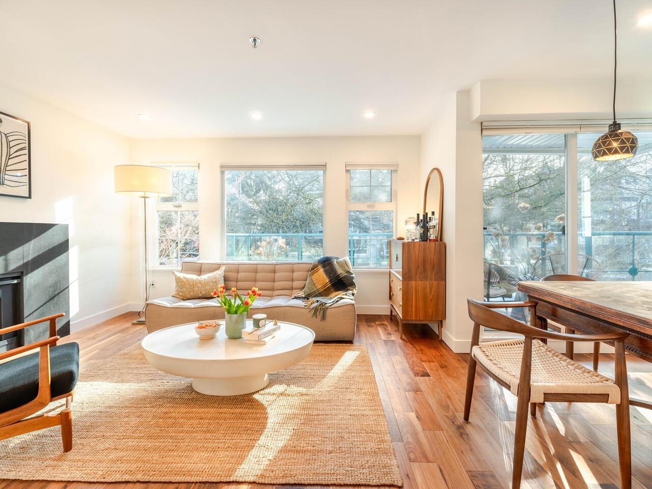 Fairview VW Apartment/Condo for sale:  2 bedroom 880 sq.ft. (Listed 2025-04-22)