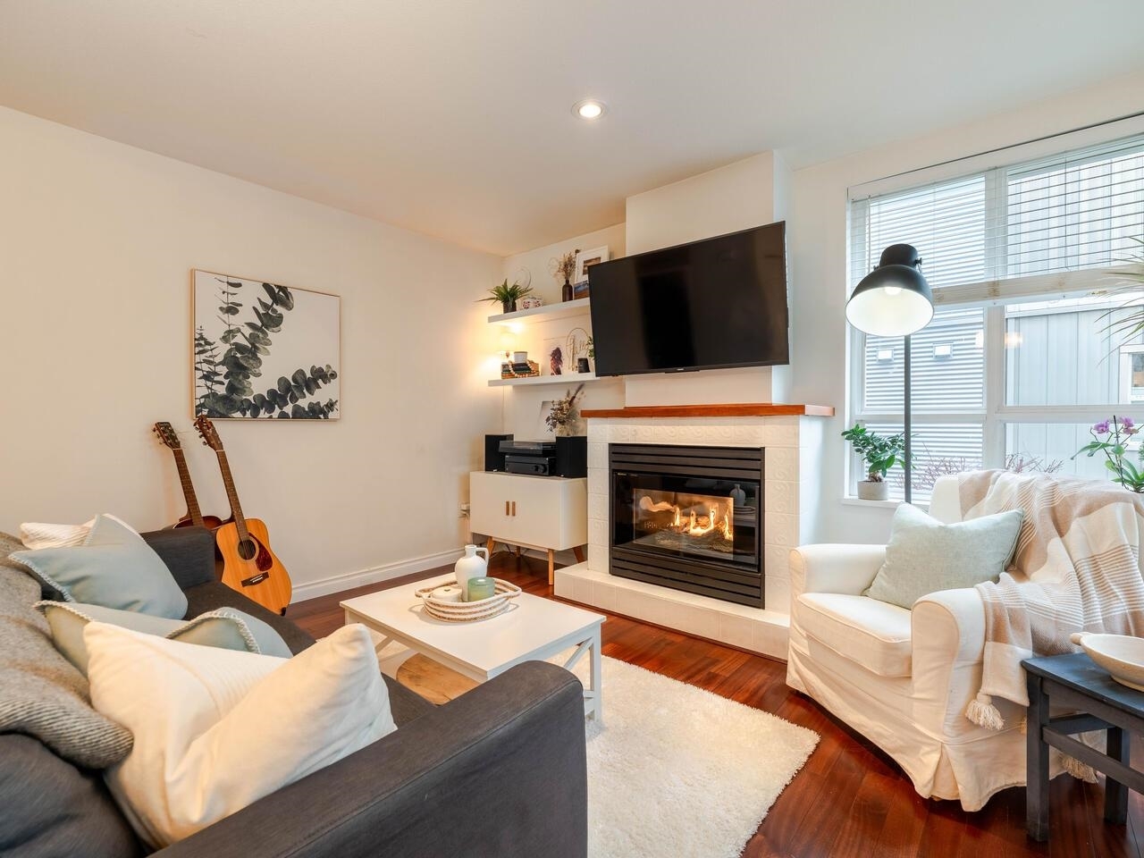 Fairview VW Apartment/Condo for sale:  1 bedroom 650 sq.ft. (Listed 2025-01-28)