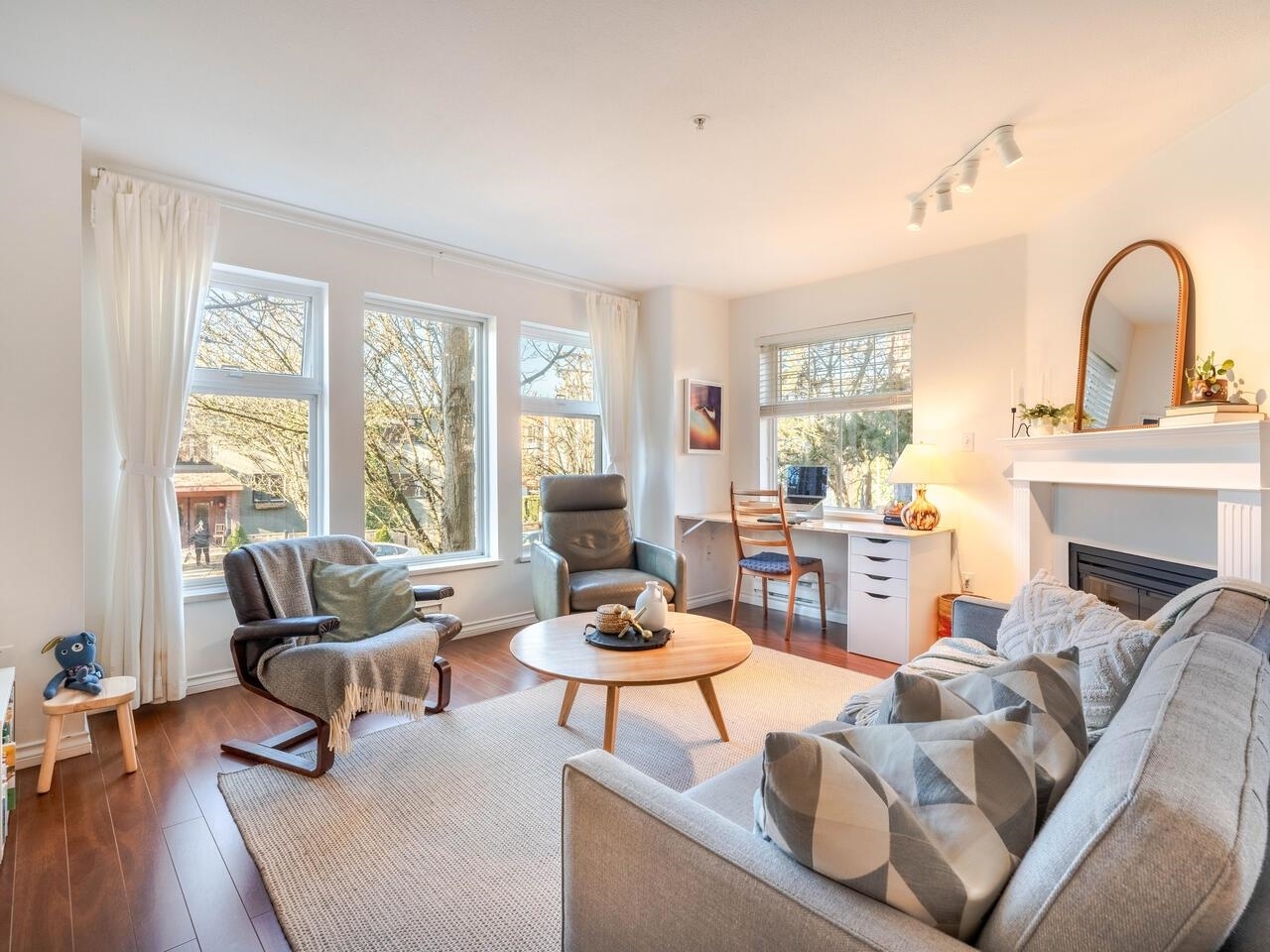 Hastings Apartment/Condo for sale:  2 bedroom 824 sq.ft. (Listed 2025-01-29)