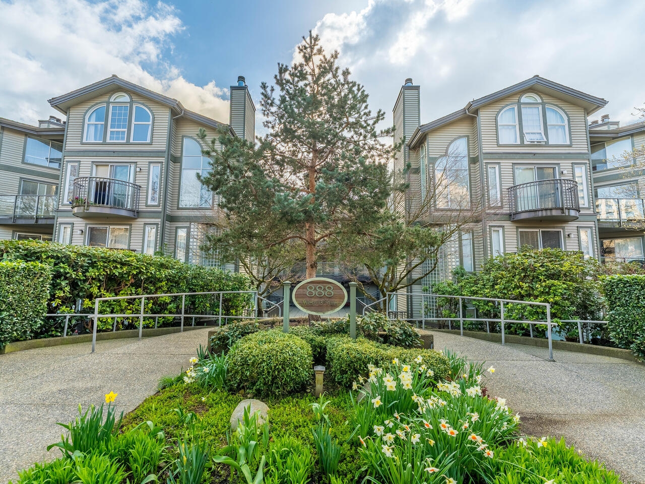 Fairview VW Apartment/Condo for sale: Casablanca 2 bedroom 731 sq.ft. (Listed 2025-04-07)