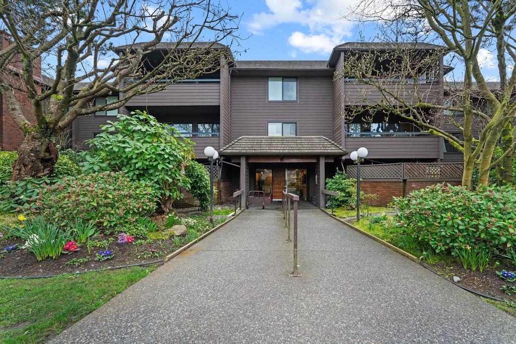 Fairview Apartment/Condo for sale:  3 bedroom 1,177 sq.ft. (Listed 2025-03-31)