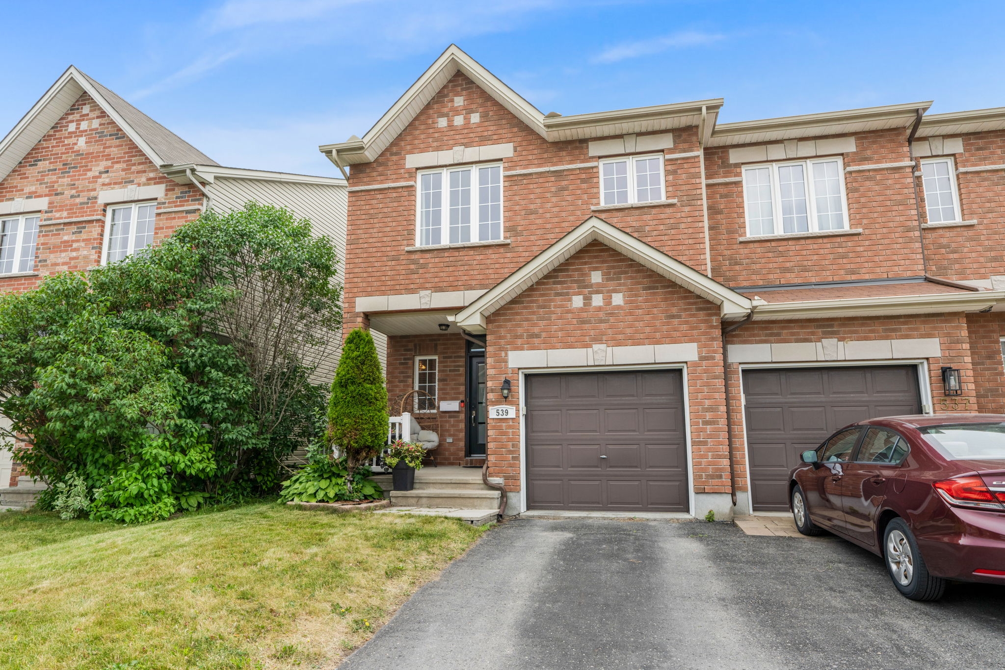 Notting Hill Row / Townhouse for sale: 3 bedroom Stainless Steel Appliances, Glass Shower, Dark Hardwood Floors (Listed 2025-09-11)