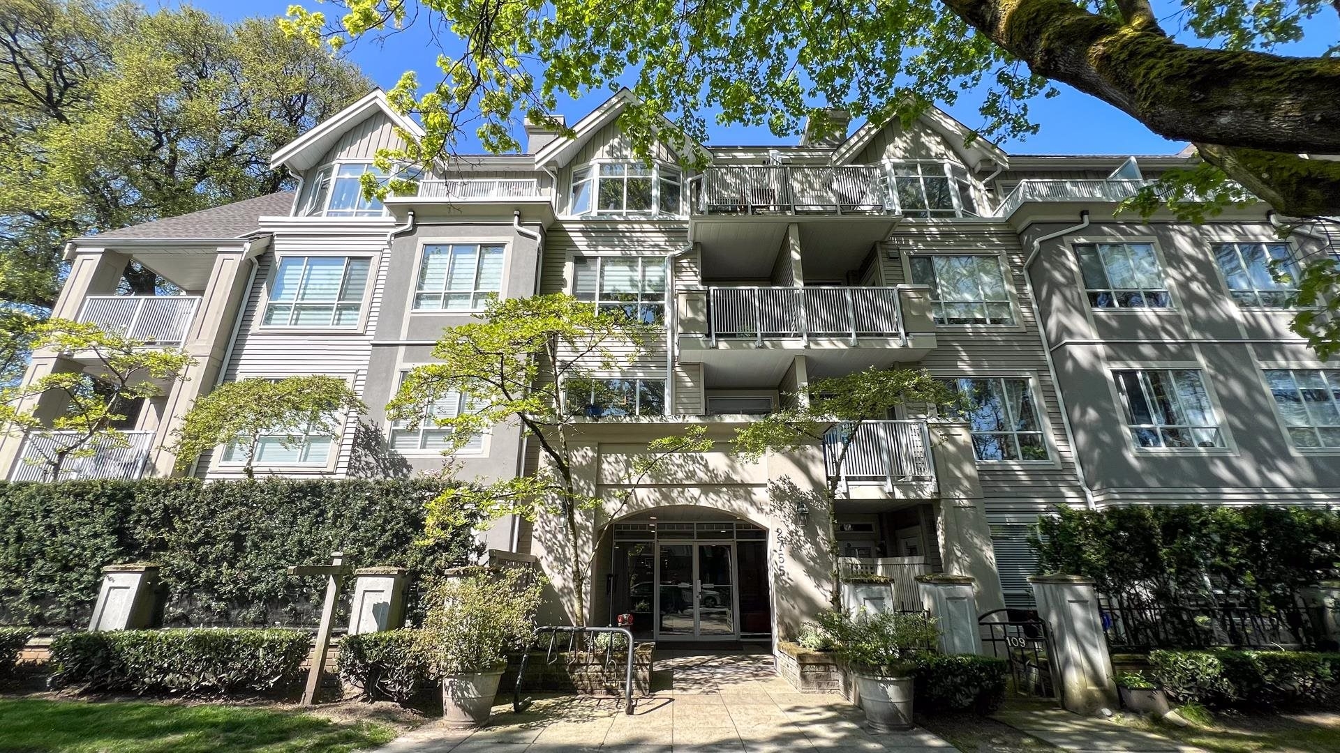 Kitsilano Apartment/Condo for sale:  1 bedroom 720 sq.ft. (Listed 2025-07-22)
