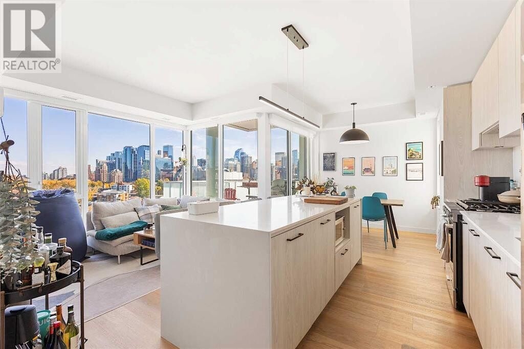 New Corner unit! 2 bd 2 bath+den includes underground parking in Kensington
