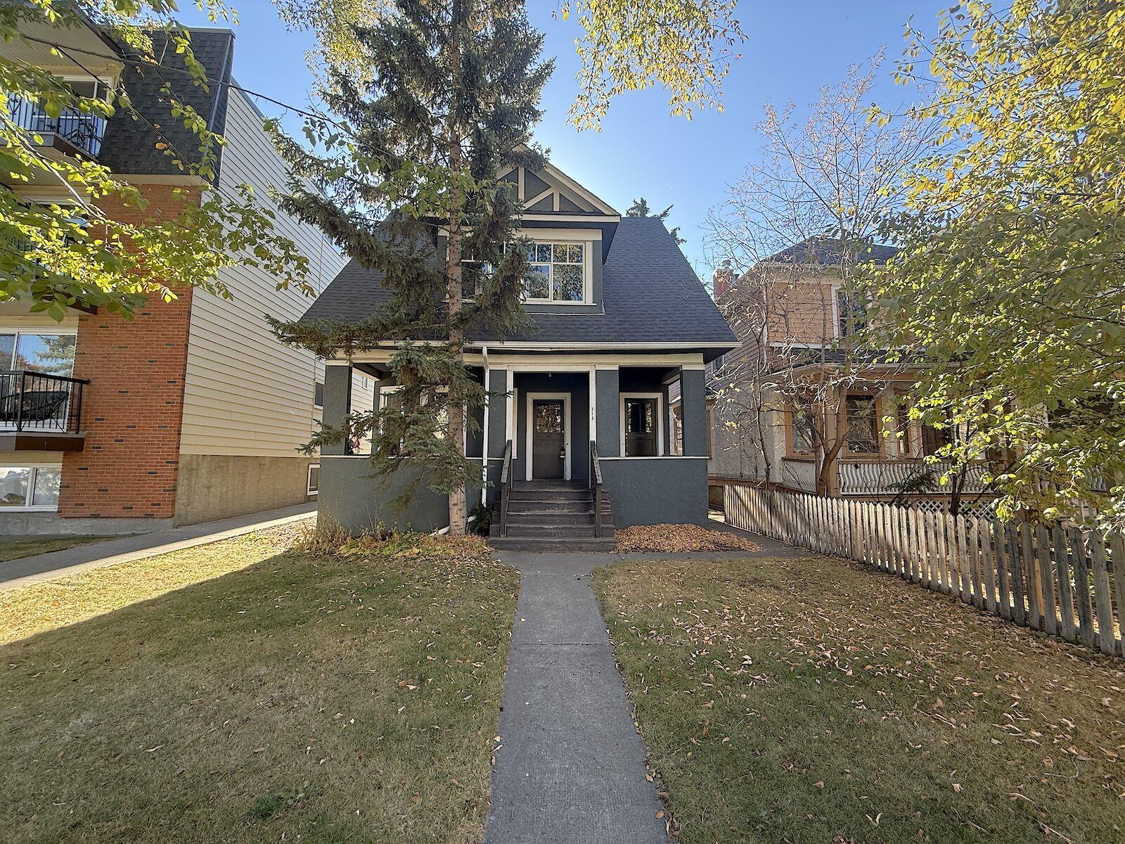 Mission triplex for rent:  2 bedroom  Hardwood Floors, Laminate Floors  (Listed 2025-11-12)