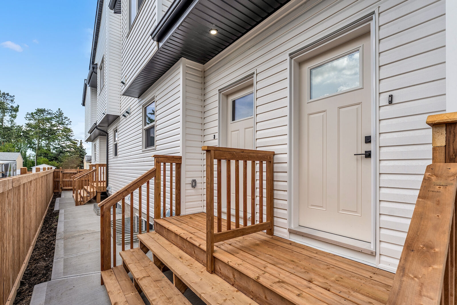 Britannia Youngstown Basement of Duplex for rent:  1 bedroom  Stainless Steel Appliances, Laminate Floors 600 sq.ft. (Listed 2025-12-09)