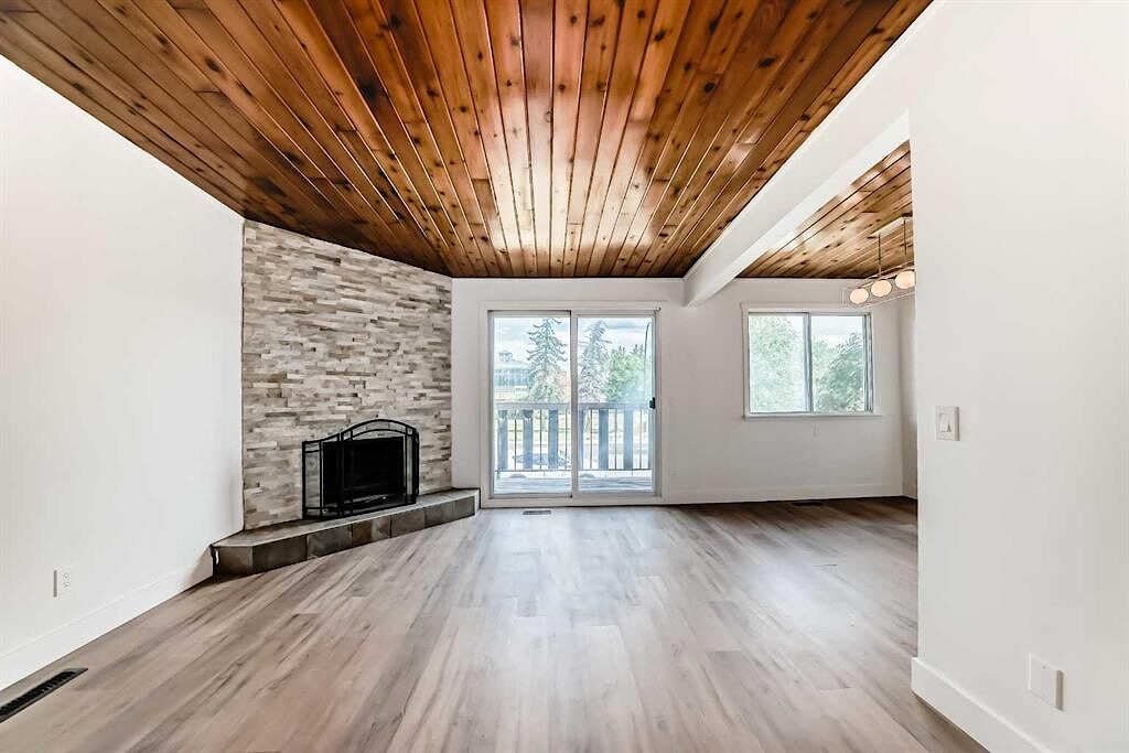 Forest Lawn Row/Townhouse for rent:  2 bedroom  Stainless Steel Appliances, Laminate Floors  (Listed 2026-01-15)