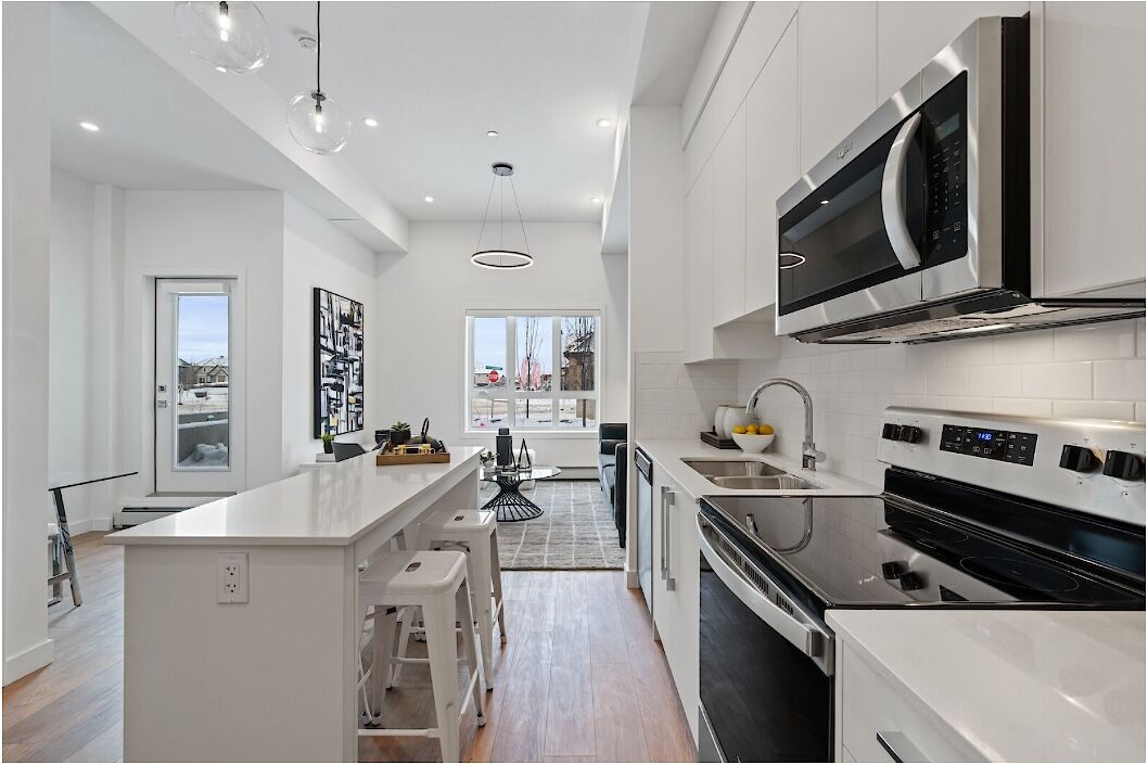 Savanna Condo apartment for rent:  1 bedroom  Stainless Steel Appliances, Laminate Floors 665 sq.ft. (Listed 2026-04-01)