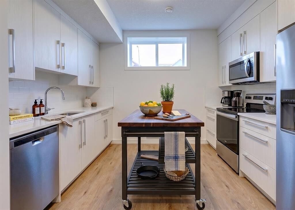 Huxley Basement of single family home for rent:  1 bedroom 593 sq.ft. (Listed 2026-08-07)