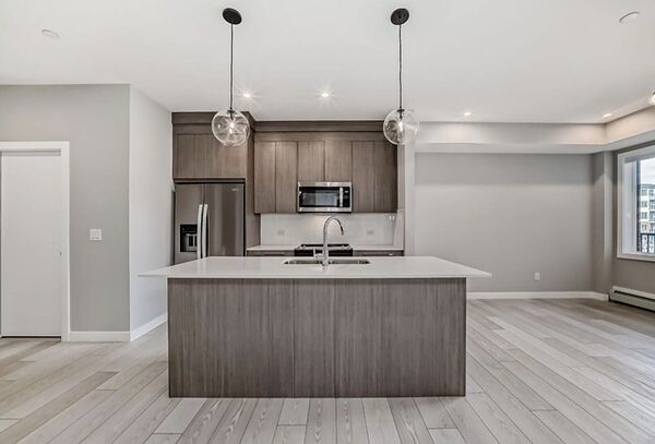 Wolf Willow Condo apartment for rent:  2 bedroom  Stainless Steel Appliances, Tile Backsplash, Laminate Floors  (Listed 2026-10-21)