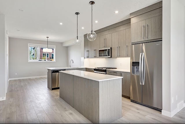 Chestermere Semi Detached (Half Duplex) for rent:  3 bedroom  Stainless Steel Appliances, Granite Countertop, Laminate Floors 1,600 sq.ft. (Listed 2025-07-27)