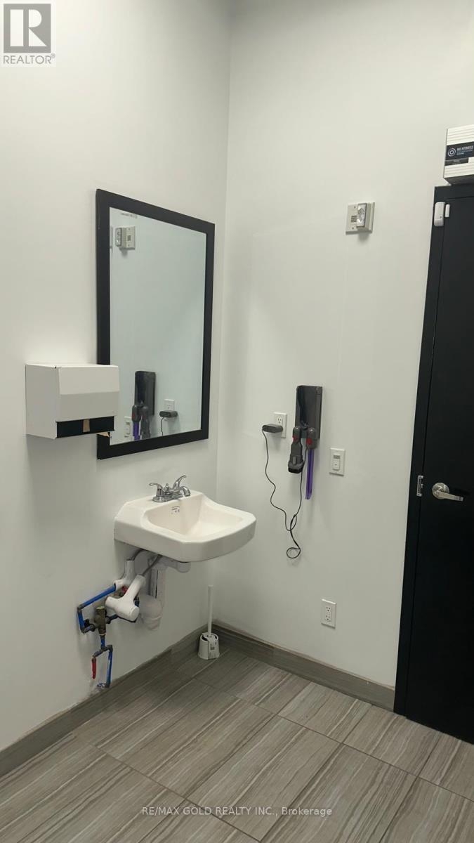 Sandringham-Wellington North Retail: