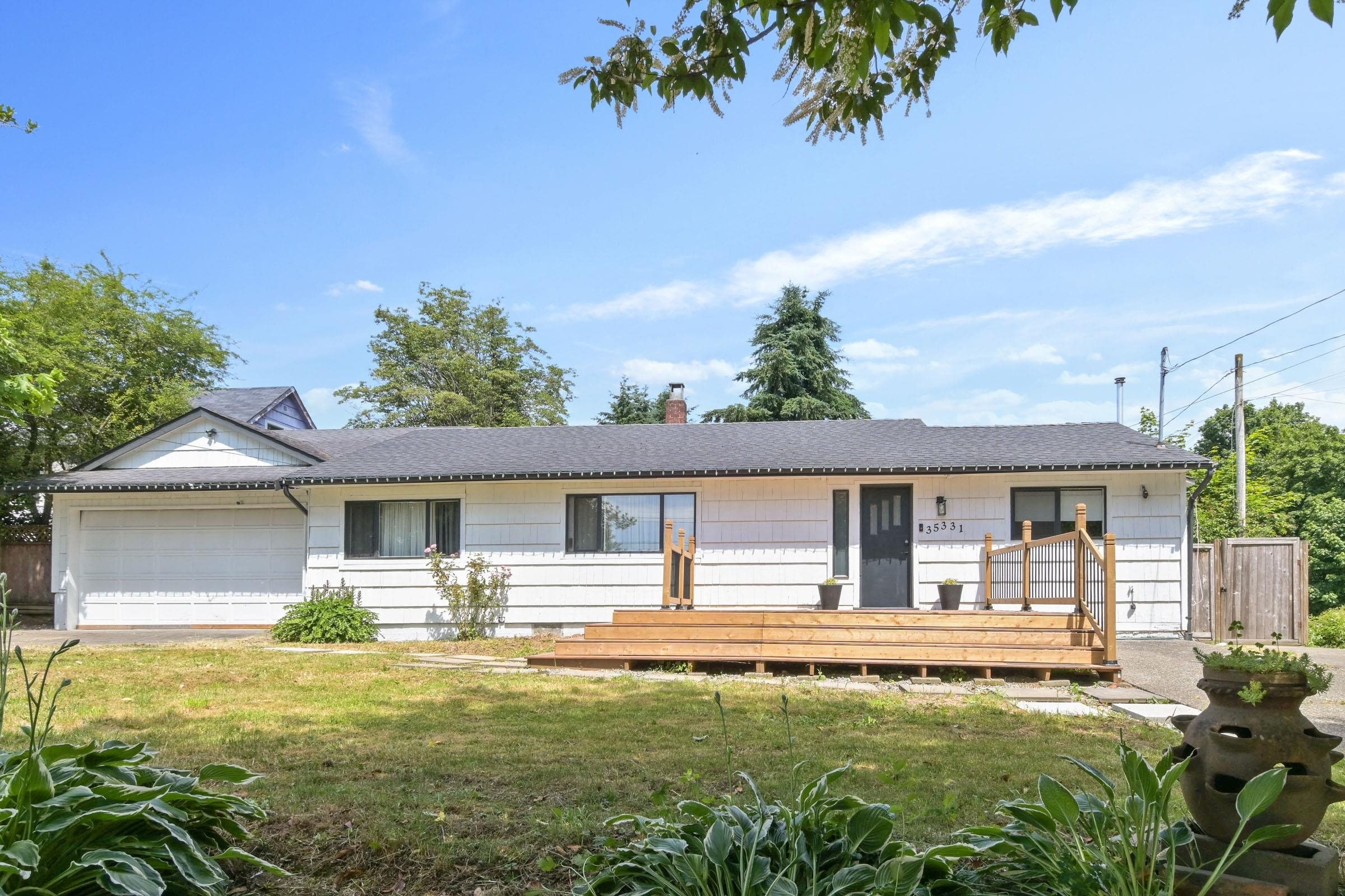 Hatzic Single Family Residence for sale:  3 bedroom 1,227 sq.ft. (Listed 2025-06-17)