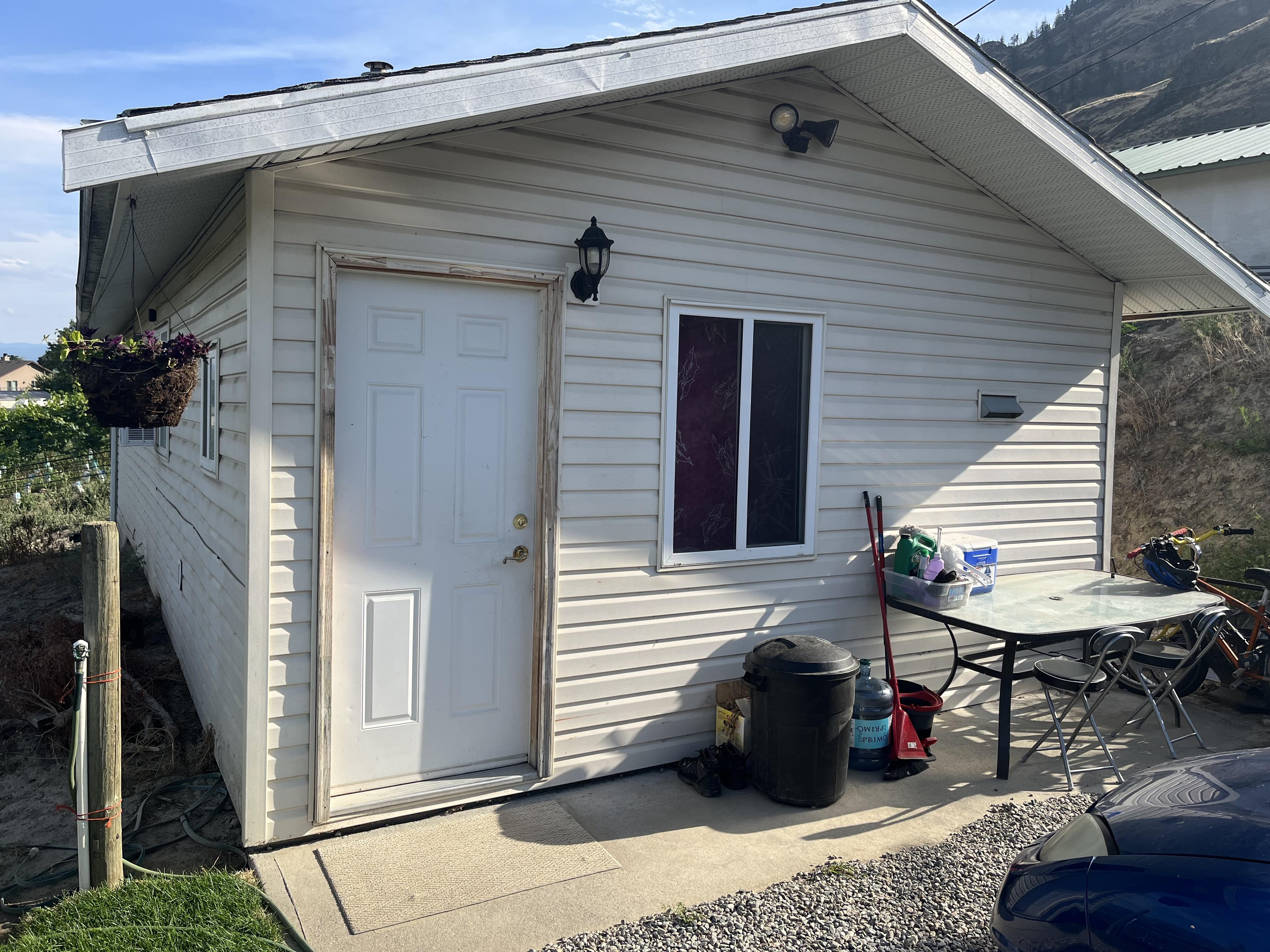 Oliver House for rent:  2 bedroom  Laminate Floors  (Listed 2025-11-01)