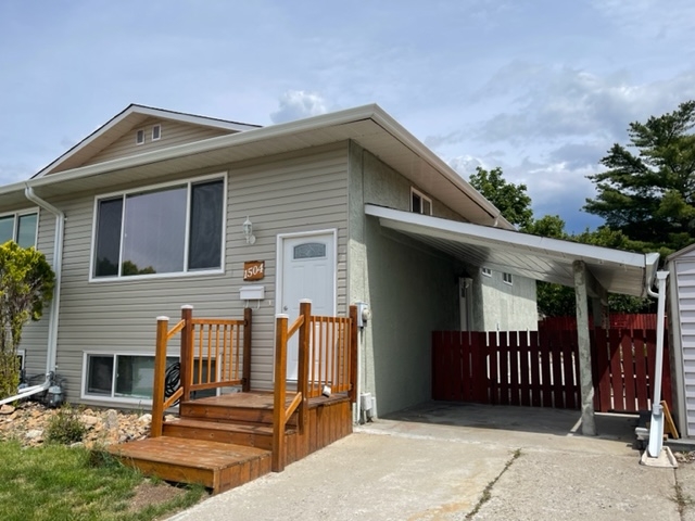 Penticton 4 plex for sale:  3 bedroom  Laminate Floors  (Listed 2025-12-04)