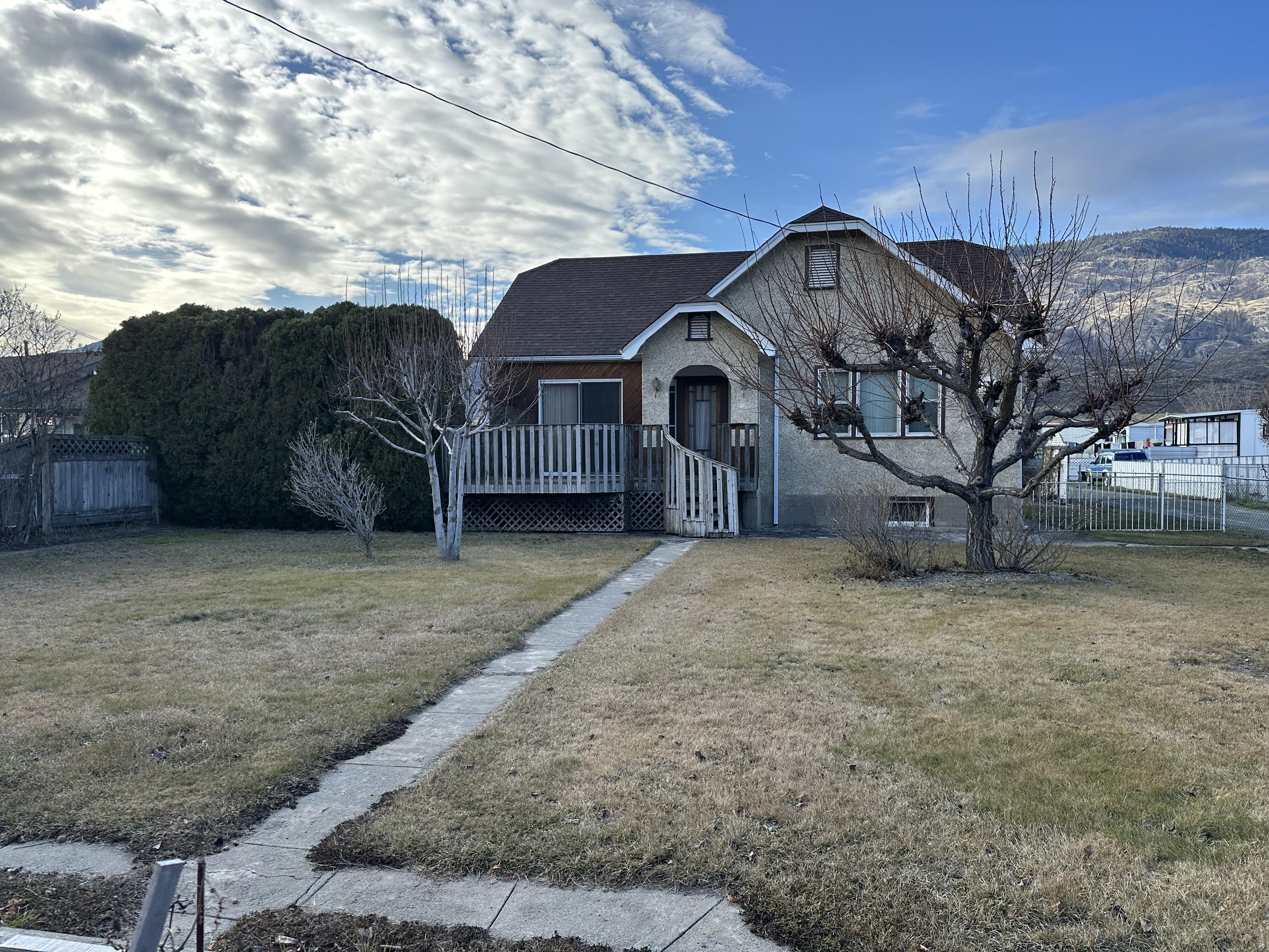 Osoyoos House for rent:  2 bedroom  (Listed 2026-04-01)