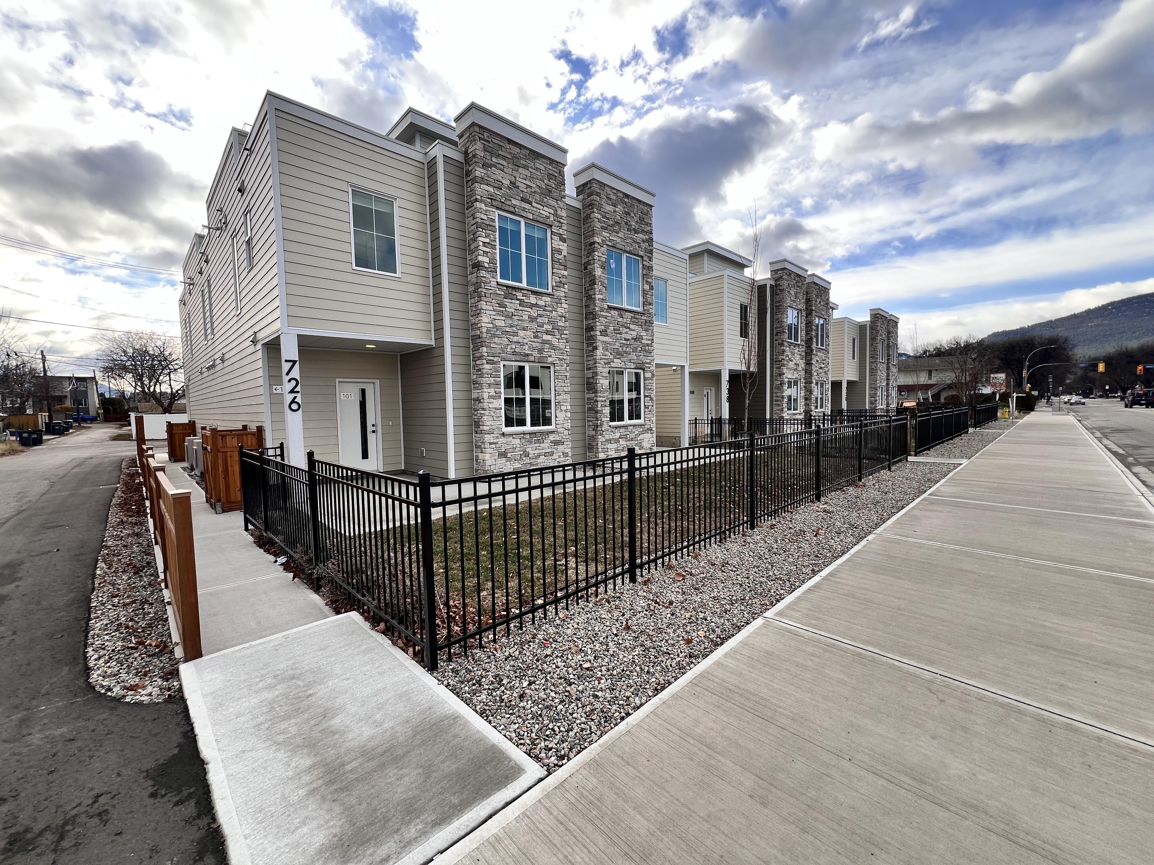 Penticton Townhouse for rent:  3 bedroom  Stainless Steel Appliances, Laminate Floors  (Listed 2026-04-01)