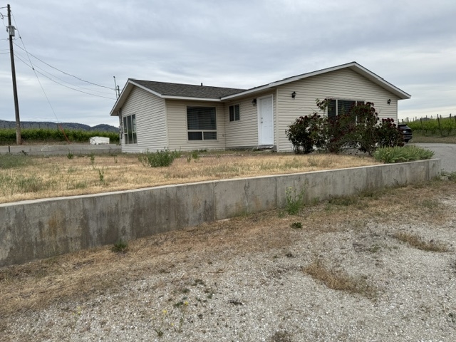 OSOYOOS House for rent: House 4 bedroom  (Listed 2026-06-01)
