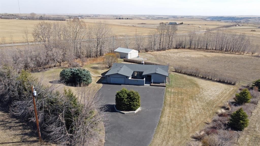 Davisburg/DeWinton Detached for sale:  3 bedroom 2,134.90 sq.ft. (Listed 2021-04-23)