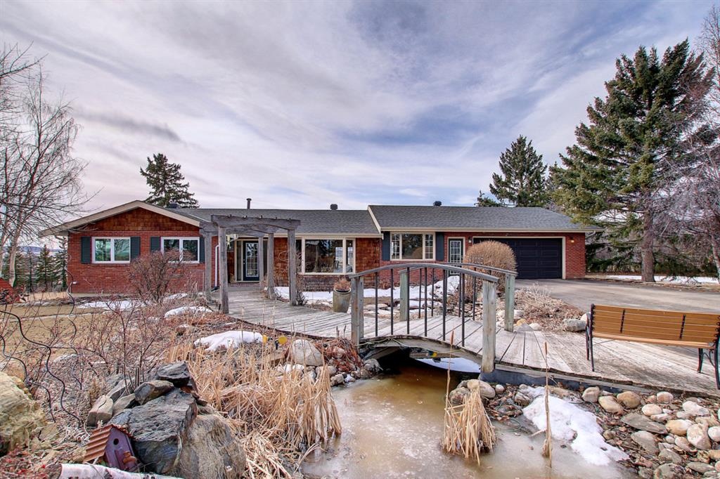 Spruce Meadows  Detached for sale:  4 bedroom 1,980.90 sq.ft. (Listed 2022-03-20)